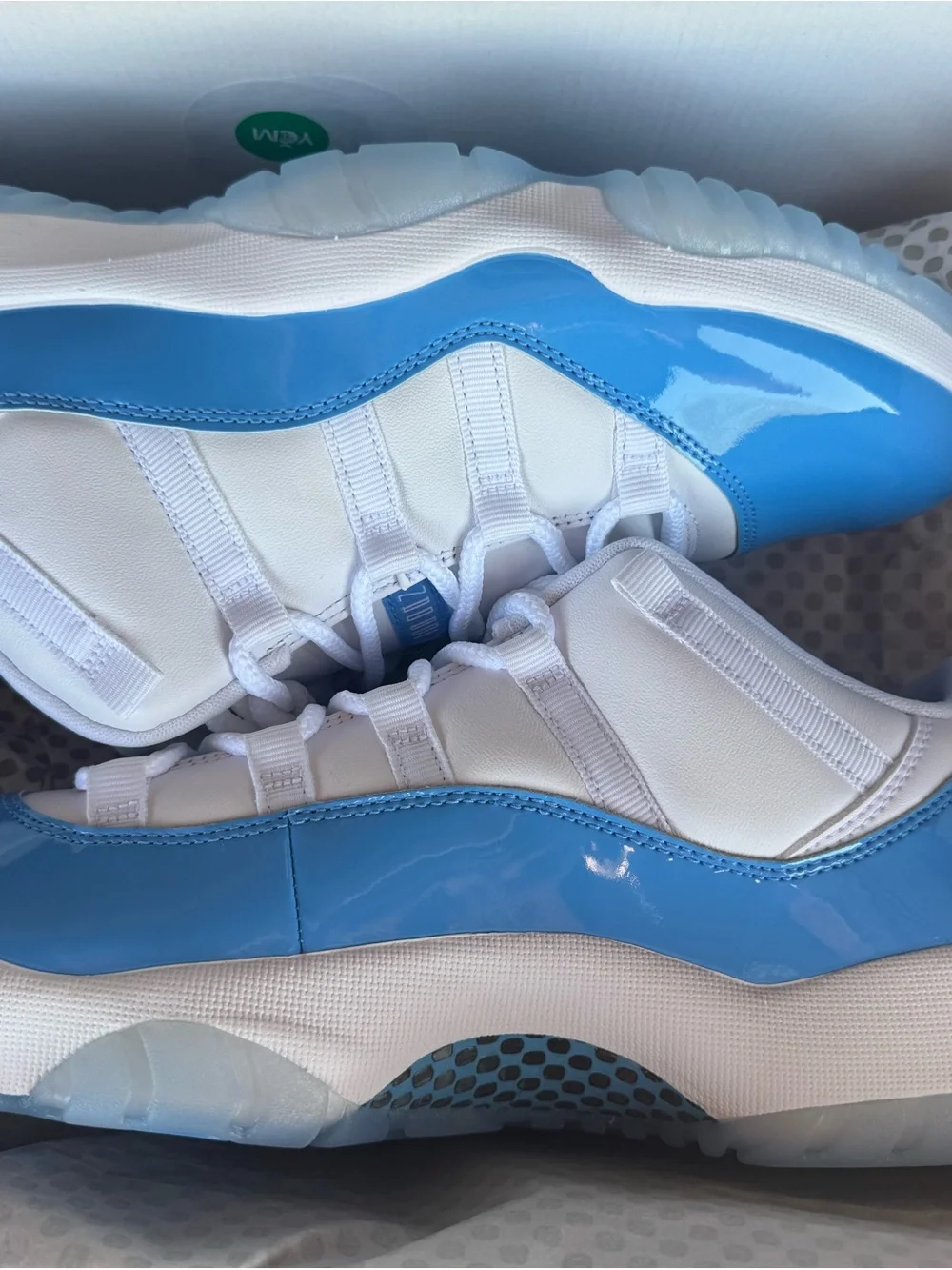 Jordan 11 low university blue men’s size 11